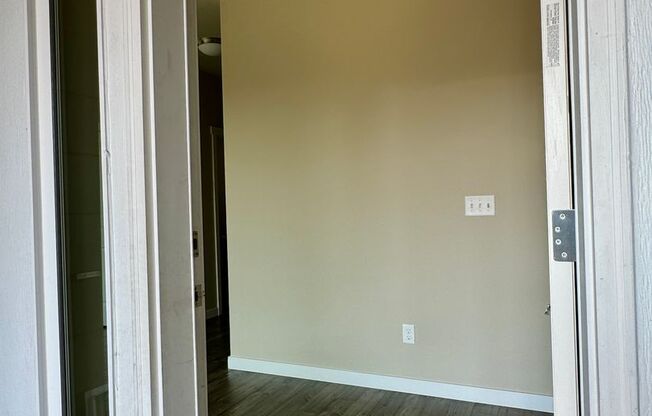 Beautiful 4 bedroom in desirable Manette neighborhood