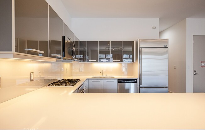 2 beds, 2 baths, 1,320 sqft, $3,850, Unit 1603