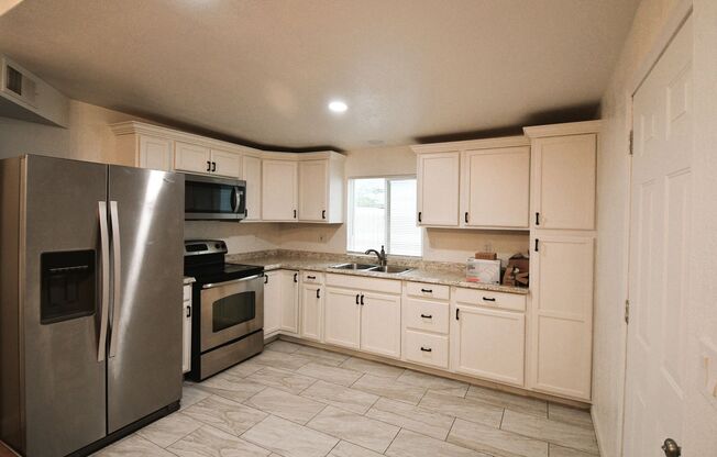 3107 W Granada Rd