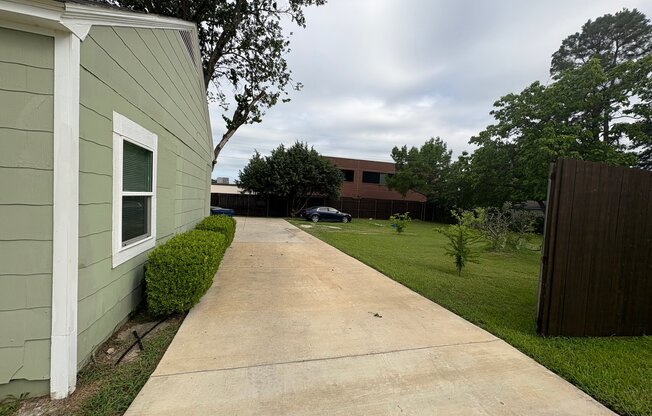 1618 BRUCE DR
