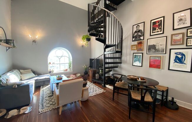 1 bed, 1.5 baths, $1,695, Unit Apt 39