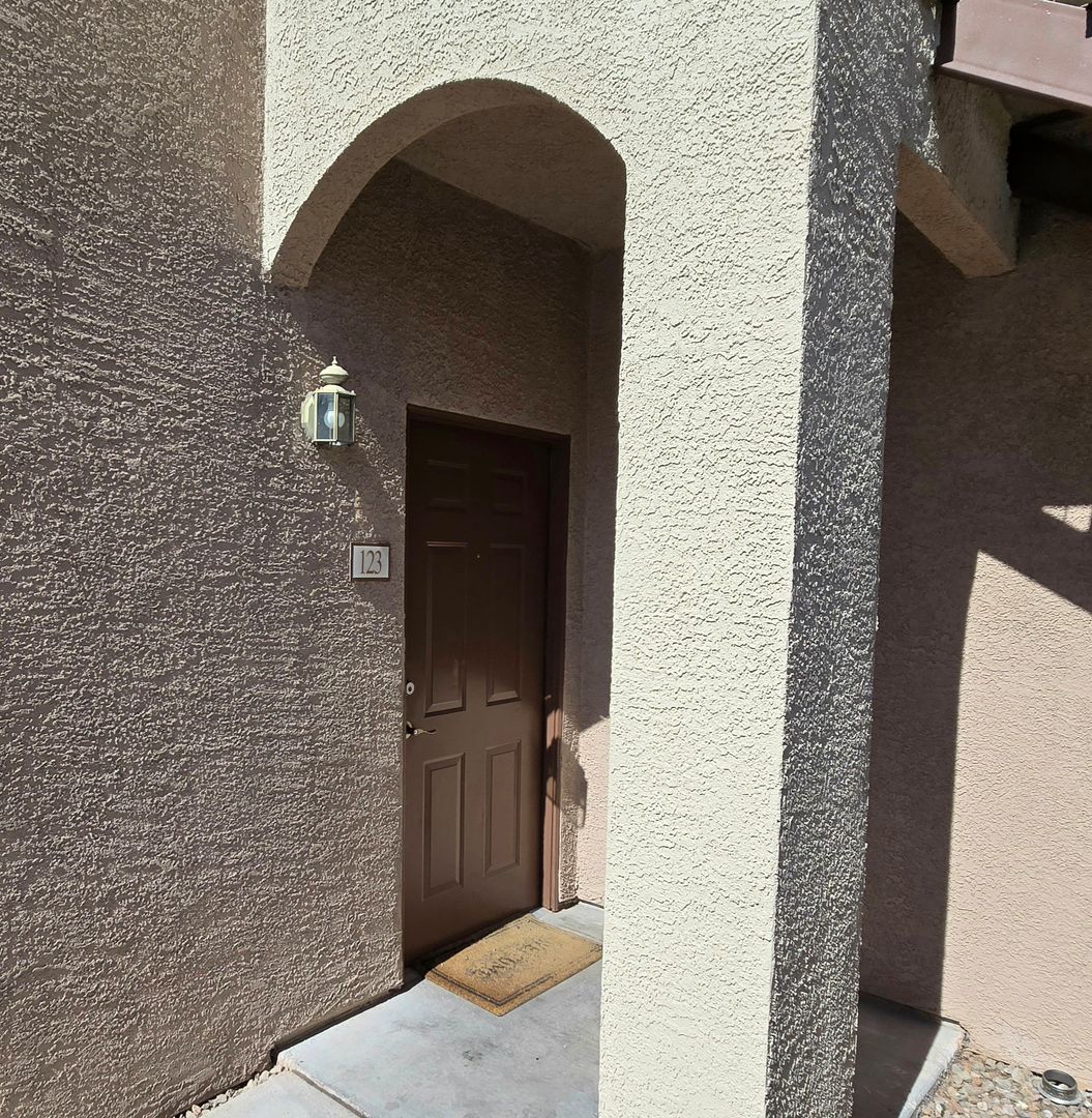 9580 W RENO AVE
