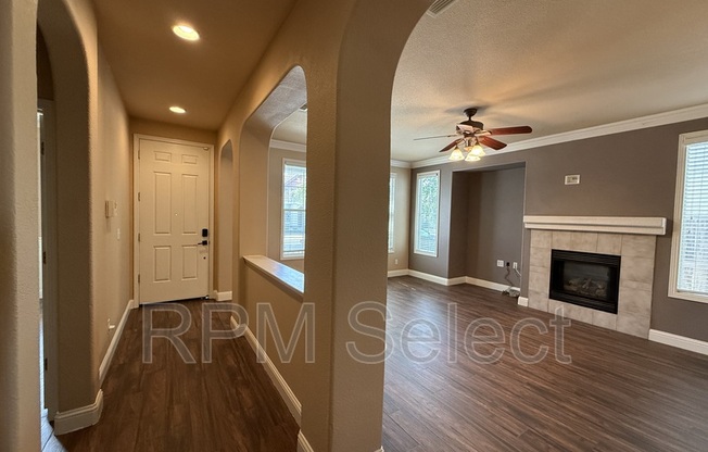 1899 DAWNELLE WAY