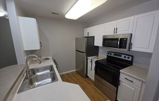 1 bed, 1 bath, 869 sqft, $1,465, Unit 1602-103