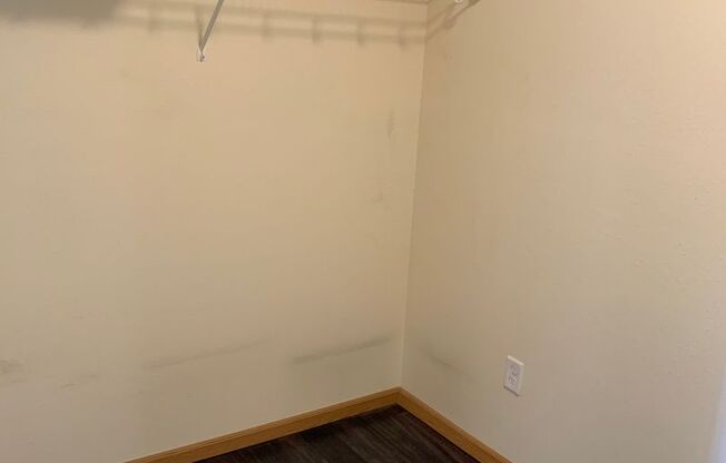 1 bed, 1 bath, 718 sqft, $985, Unit 621-310