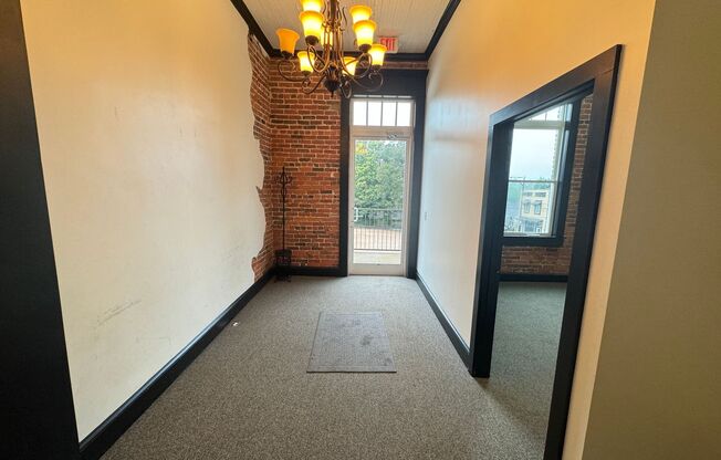 Studio, 1 bath, 150 sqft, $400, Unit Suite 205