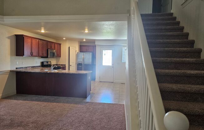 3 beds, 2.5 baths, $2,500