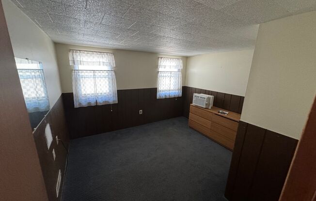 3 beds, 1 bath, $2,000