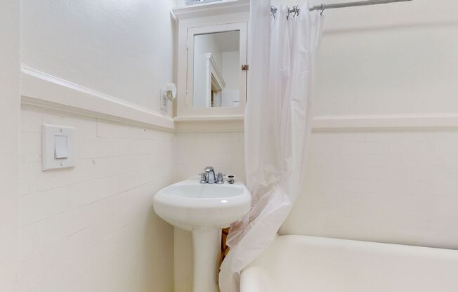 Studio, 1 bath, 373 sqft, $1,600, Unit 328