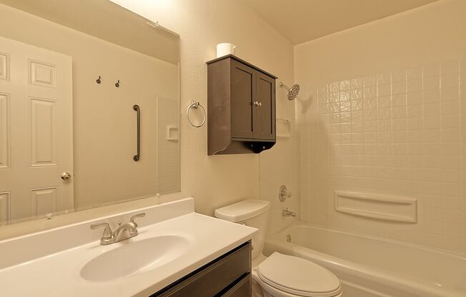 2 beds, 1 bath, $1,750