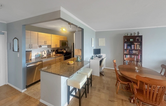 1 bed, 1 bath, 895 sqft, $3,100, Unit 8R