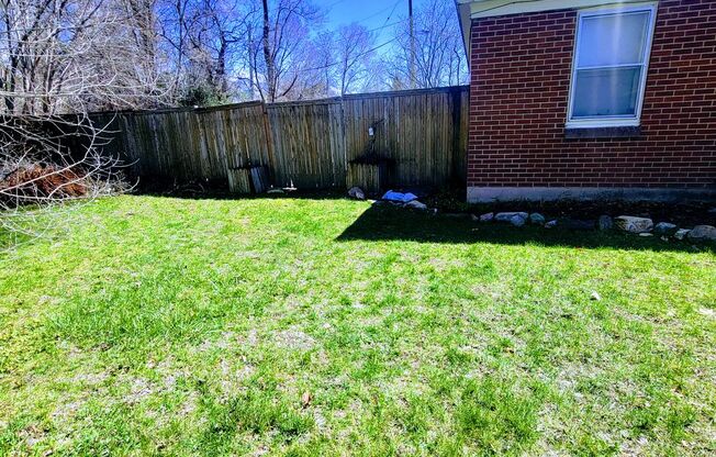 Private East Murray Home with HUGE yard!