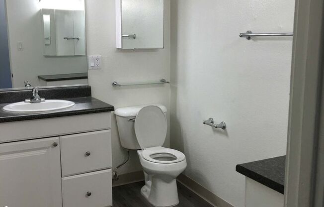 2 beds, 1.5 baths, 1,300 sqft, $2,752, Unit 7062G3