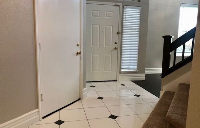 Spacious and beautiful 3 bedroom 2.5 bath in Folsom