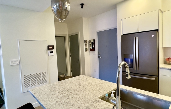 2 beds, 2 baths, 976 sqft, $3,500, Unit 405