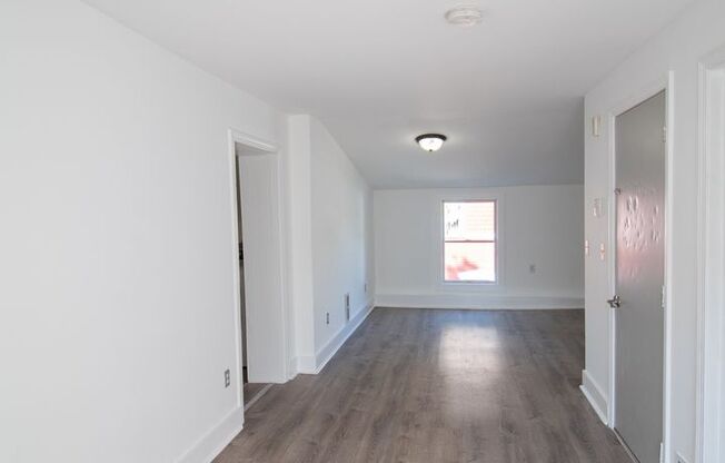 2 beds, 1 bath, 660 sqft, $1,250, Unit 1