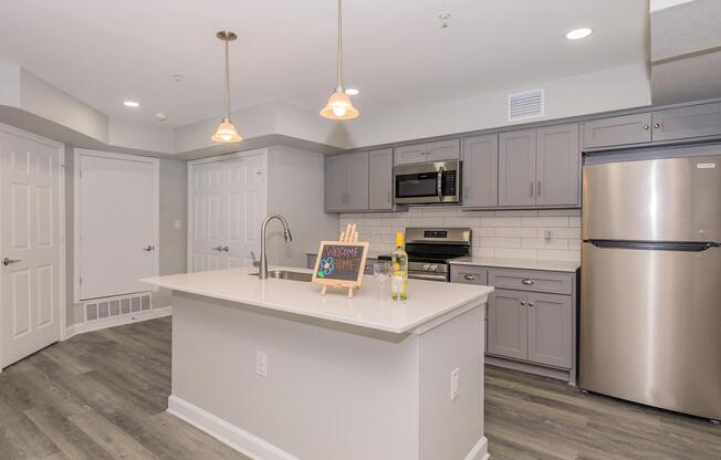 2 beds, 2 baths, 1,091 sqft, $1,810