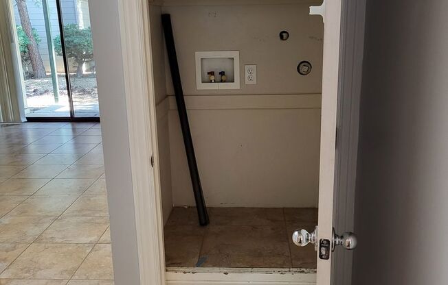 2 beds, 2 baths, $1,800, Unit # 22 136