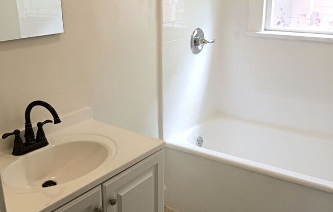 Studio, 1 bath, 470 sqft, $1,445, Unit 106