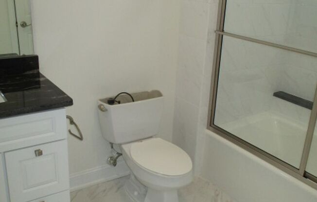 1 bed, 1 bath, 860 sqft, $1,500, Unit 211-05