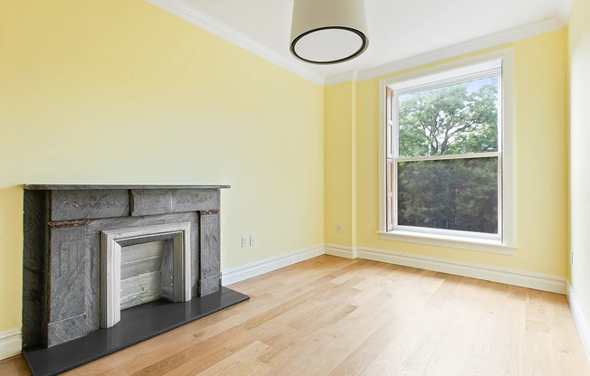 290 JEFFERSON AVE
