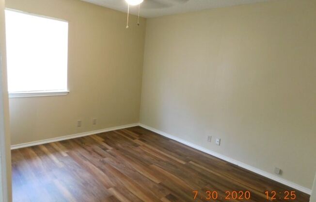 2 beds, 1 bath, $895