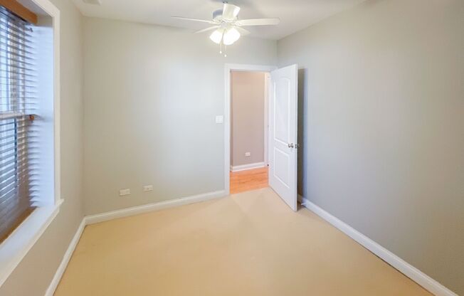 1 bed, 1 bath, 640 sqft, $2,350, Unit 1636-1