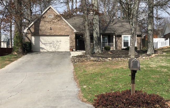 Knoxville 37922, 3 bedroom, 2 bath home with a lot of storage - Call Susan Niedergeses (865) 300-4722