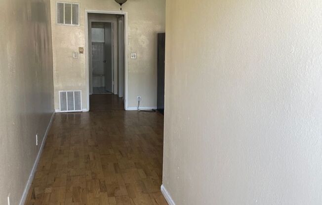 2 beds, 1 bath, 700 sqft, $2,200, Unit 305