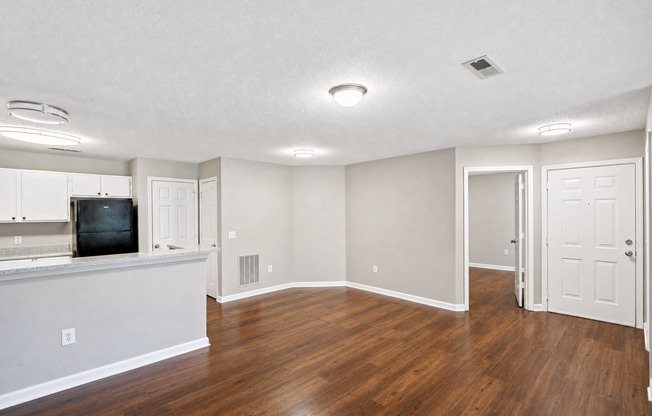 3 beds, 2 baths, 1,151 sqft, $1,095, Unit 208