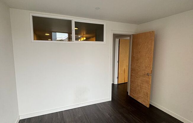 2 beds, 1 bath, 574 sqft, $1,795, Unit 305