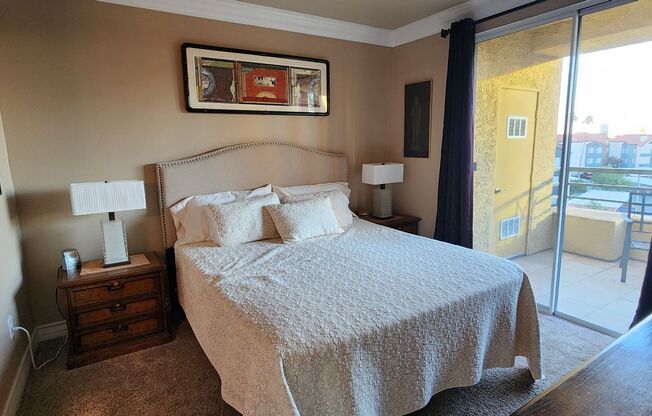 2 beds, 2 baths, $2,000, Unit # 326