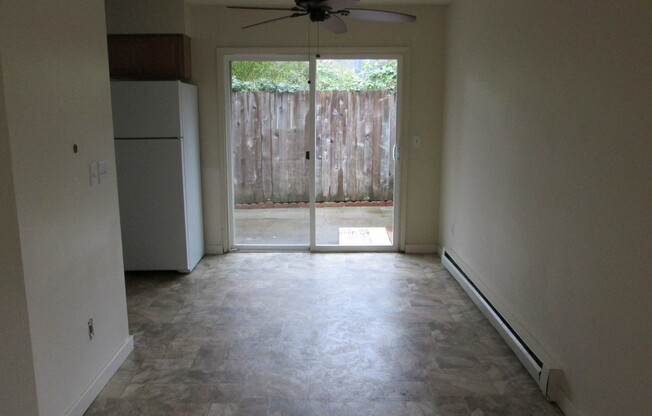 9509 SW Hall Blvd ~ Spacious 2 Bedroom duplex