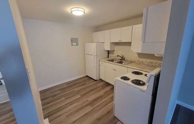 Studio, 1 bath, 500 sqft, $999, Unit 106