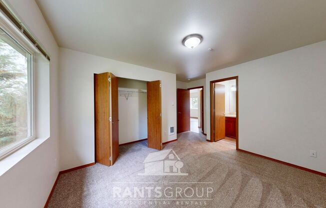 2 beds, 2 baths, 1,076 sqft, $1,700, Unit 4