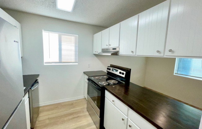 2 beds, 1 bath, $1,195