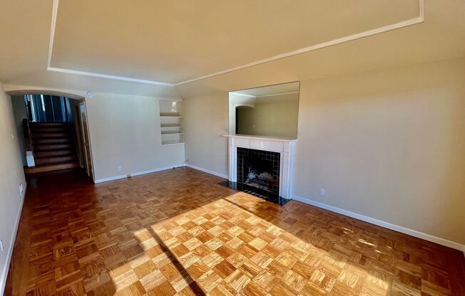 GORGEOUS, BEAUTIFULLY MAINTAINED 3 BED/2 BATH HOUSE WITH GARAGE!!!