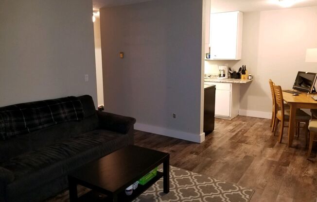 1 bed, 1 bath, 800 sqft, $985, Unit 845-205