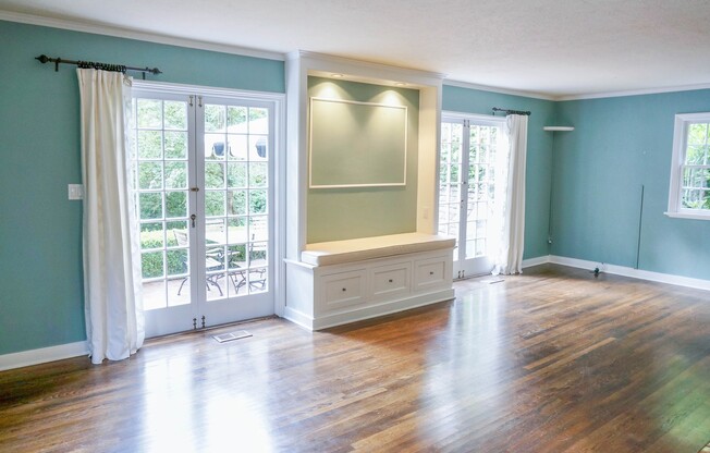 Gorgeous Dream Home in the Southwest Hills! Your Pacific Northwest Oasis Awaits!