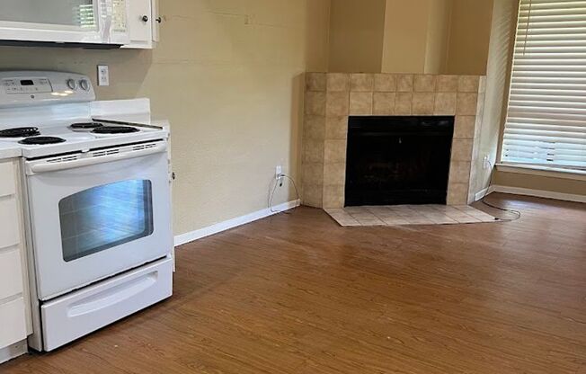 Studio, 1 bath, 500 sqft, $1,400, Unit 117