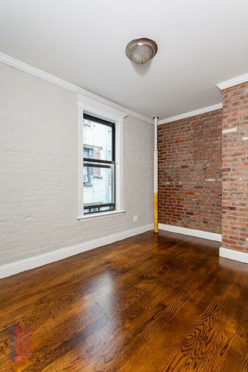 346 E 18 ST