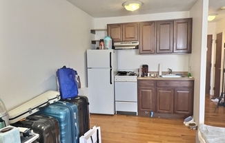 Studio, 1 bath, 999 sqft, $1,995, Unit 24