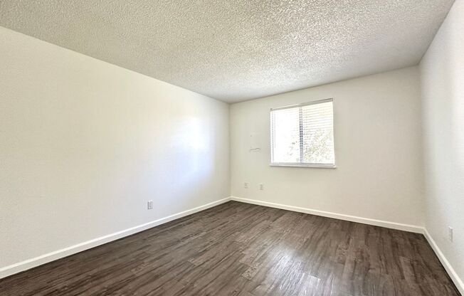 2 beds, 1 bath, 803 sqft, $1,435, Unit 59