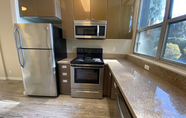 2 beds, 1 bath, 720 sqft, $2,195, Unit 164