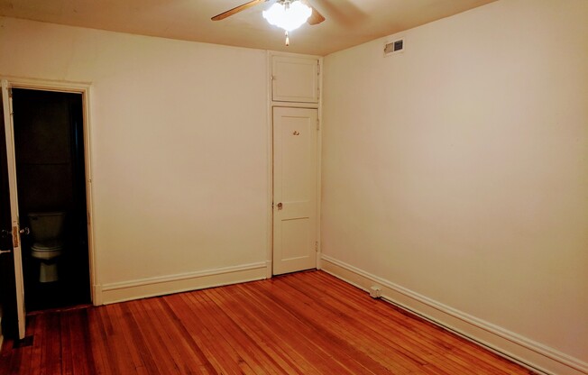 3 beds, 2 baths, $2,050, Unit Apt. 03