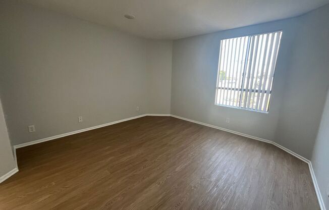 2 beds, 2 baths, 935 sqft, $1,998, Unit 301