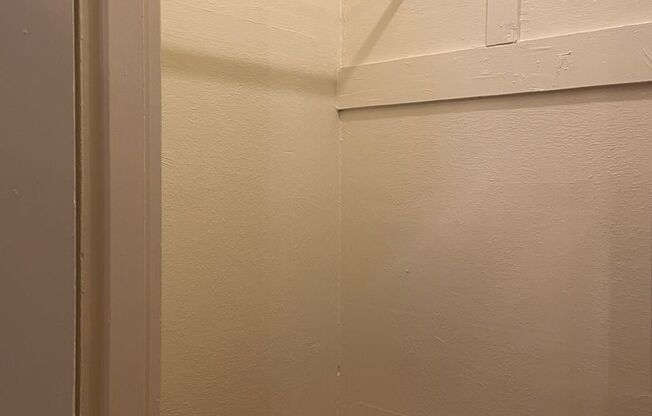 Studio, 1 bath, 350 sqft, $995, Unit 403