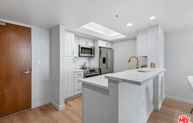 1 bed, 1 bath, 811 sqft, $4,395, Unit 1426