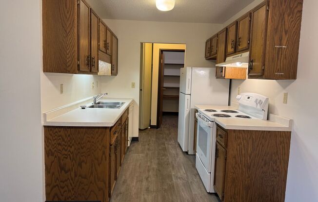 1 bed, 1 bath, 780 sqft, $690, Unit 303