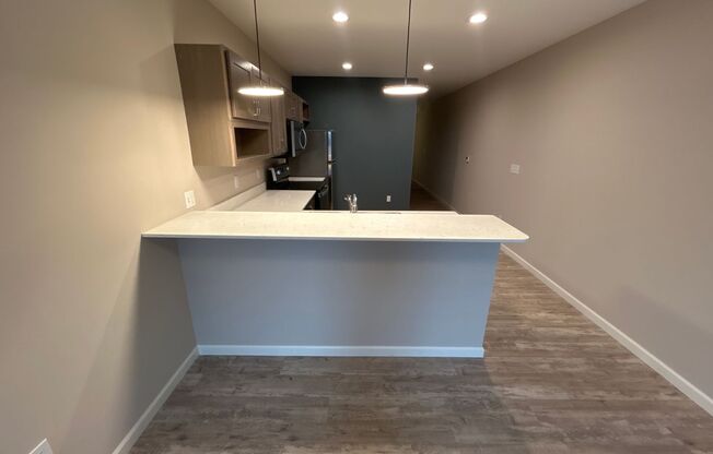 Studio, 1 bath, 500 sqft, $995, Unit 08